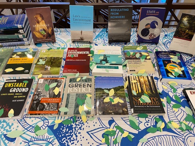 BurgerLibrary's tweet image. Stop by and check out the books on this month&apos;s Earth Day display! 🍃