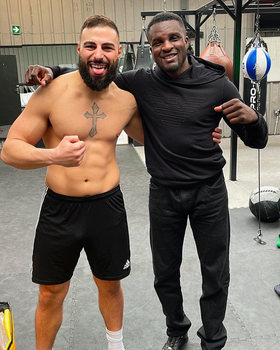 Bank holiday body sparring with future World Champion <a href="/OharaDavies/">Ohara Davies</a> 🔥🥊

Less than 3 weeks until I step back in the ring. I would love your support ❤️🎟️