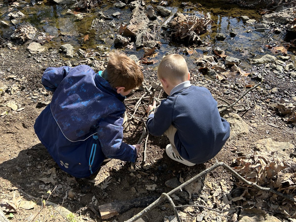 PrinOutdoorEd's tweet photo. First graders @PrincipiaSchool practiced their yearlong character theme, SOLVING PROBLEMS TOGETHER, by building shelters for small, fictitious creatures called, "Woodoohoos!"

#handsonlearning
#outdooreducation
#outdoorlearning https://t.co/4JnaHtAz8t