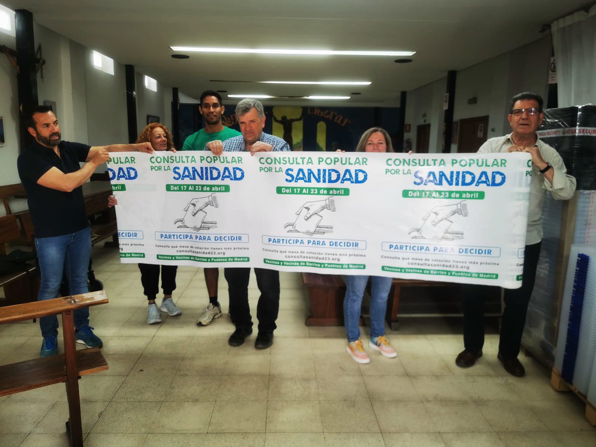 VecinasSanidad's tweet photo. Ha comenzado la preparación y reparto de materiales para la gran Consulta sobre la Sanidad madrileña!!! 😃😃
No nos van a parar!! Mucho ánimo a todas y todos!!! https://t.co/NWh8vZFGyv
