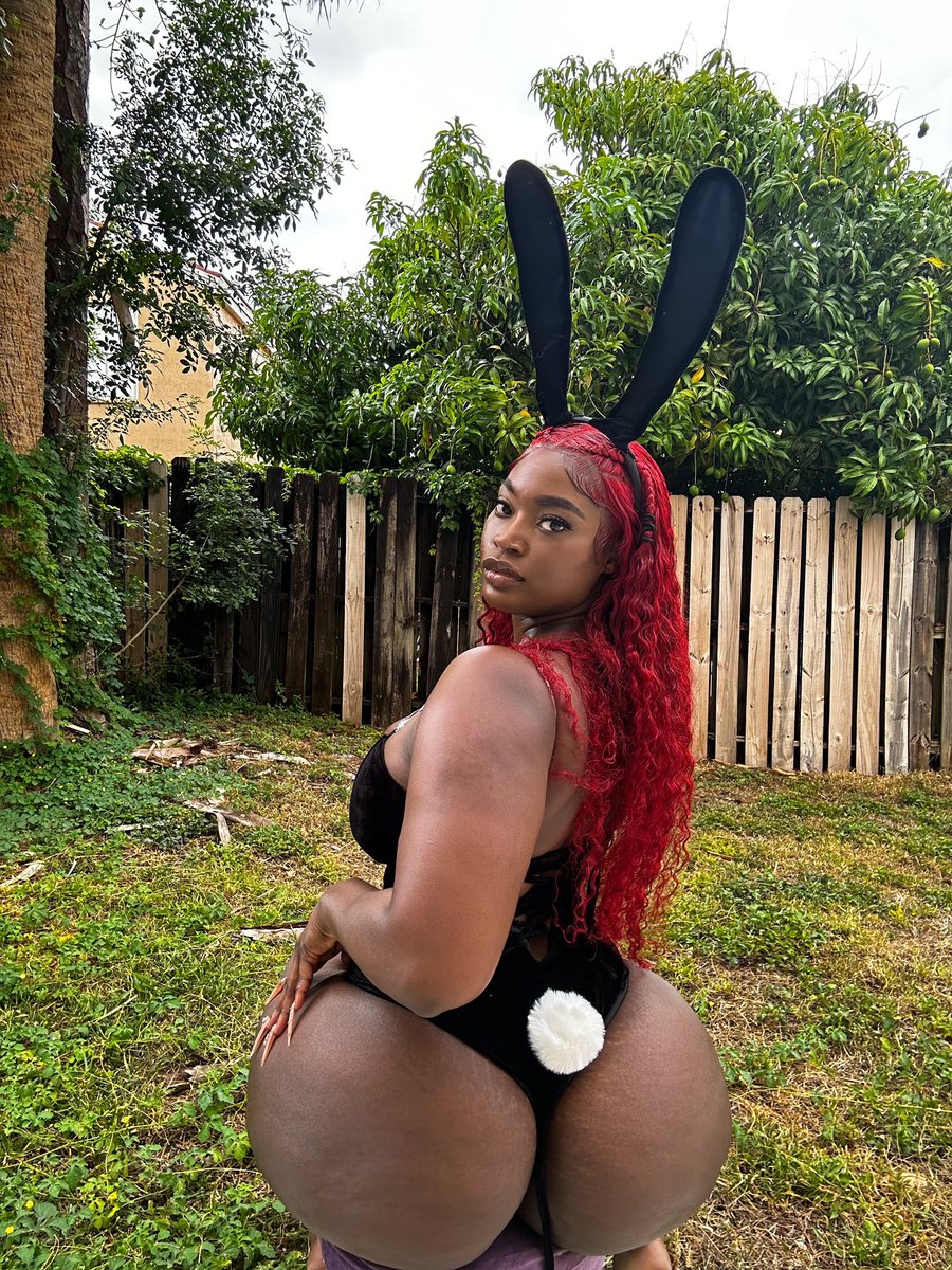 TheTeresaLavae's tweet photo. Can I be your naughty bunny 🐰? RT if you like back and front https://t.co/sm0JfQTCKN