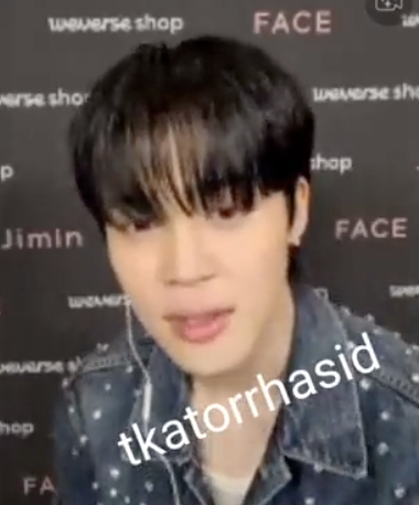 Aurora On Twitter He Looks So Bad With Bang But He Keeps Sticking To Aurora On Twitter He Looks So Bad With Bang But He Keeps Sticking To