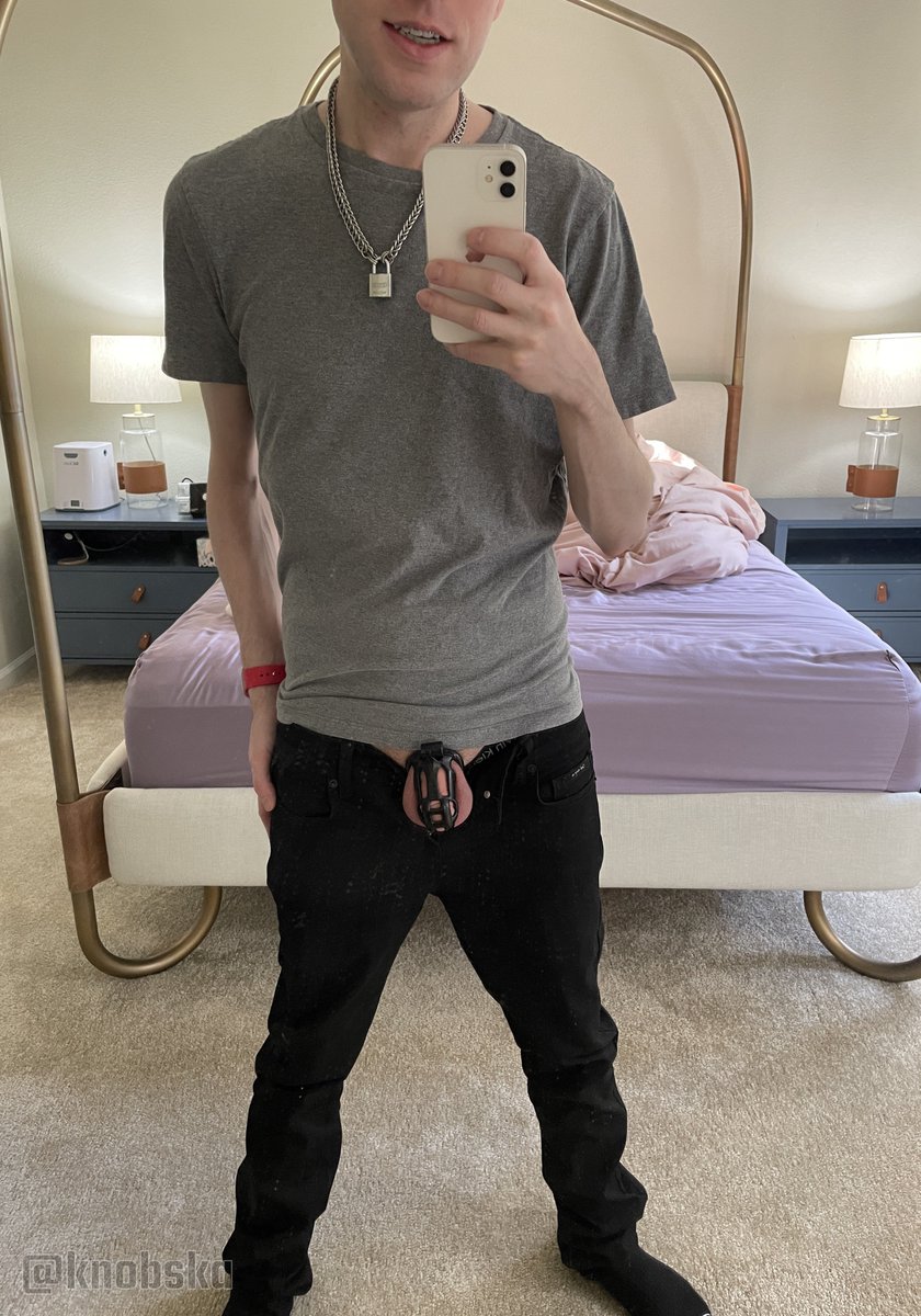 it’s a gorgeous day out today, sucks that i gotta spend it at work 🥲