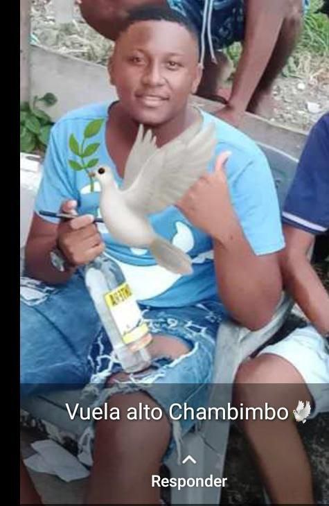 Urgente_Ecuador's tweet photo. MURIO #BALEAD0 EN #ESMERALDAS
https://t.co/Kqtzb1f7PI
Sicari0s le propinaron cerca de 7 tir0s a Carlos Adrián Valencia más conocido como #Chapo. Ocurrió en la calle 6 de Diciembre, atrás del hospital del #IESS en #Esmeraldas. https://t.co/p6EzIdI7oQ
