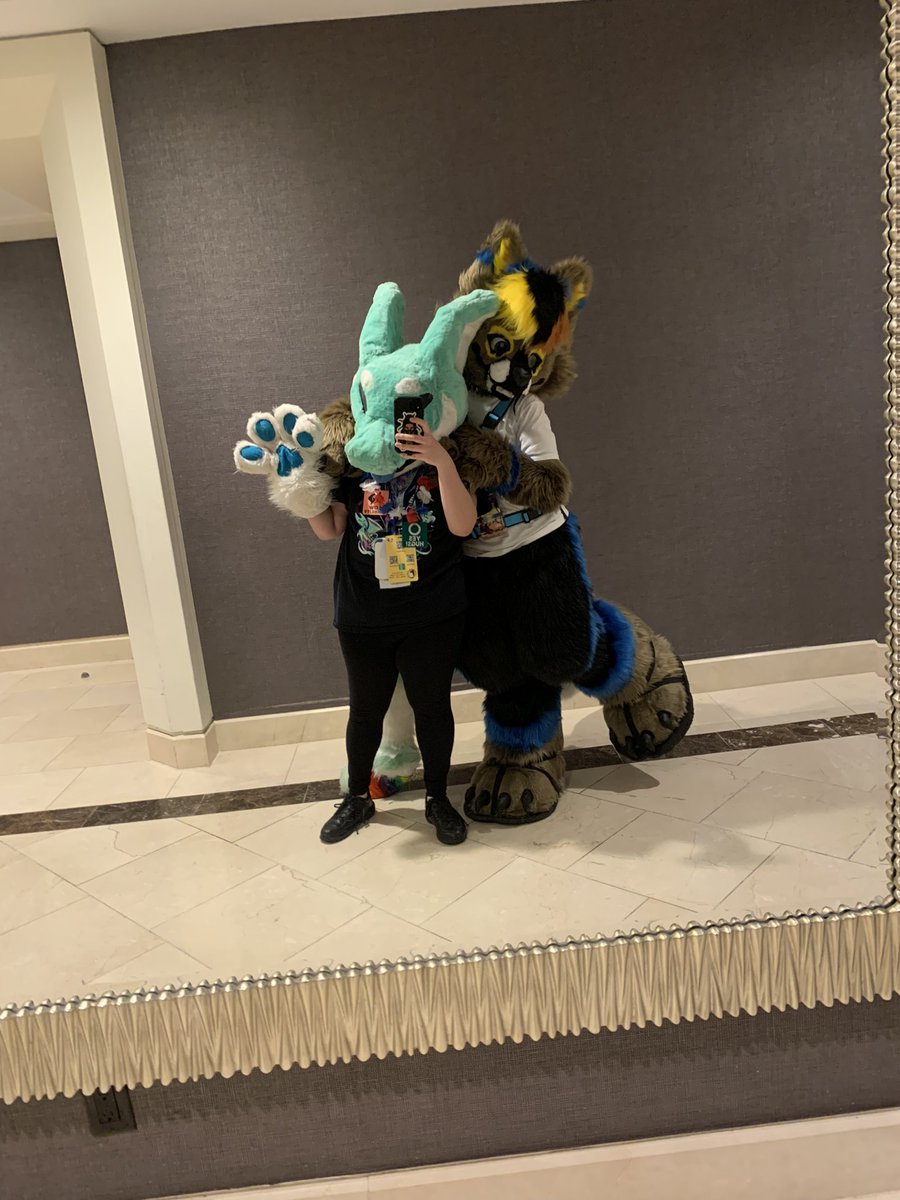 GSFC was literally so fun, I got to meet someone I met online 4 years ago!!! We hung out the entire time and she helped make my con even better! Y’all go follow mocho on insta! @/mochi_the_fox #goldenstatefurcon #GSFC2023 #GSFC #furry #fursuit #manokit
