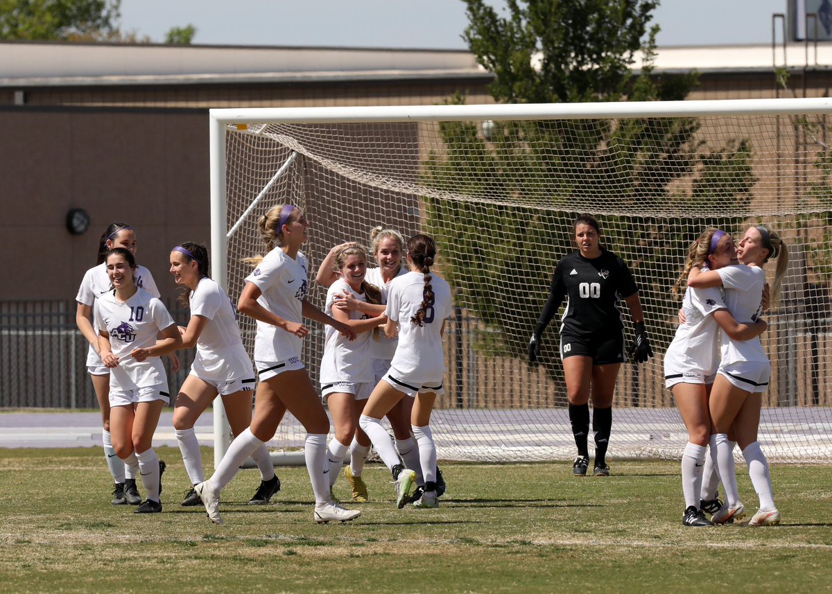✨𝙂𝙊𝘼𝙇 𝘾𝙀𝙇𝙀𝘽𝙍𝘼𝙏𝙄𝙊𝙉𝙎✨ 

Also celebrating because it’s game week!

#GoWildcats | #inteGRITy