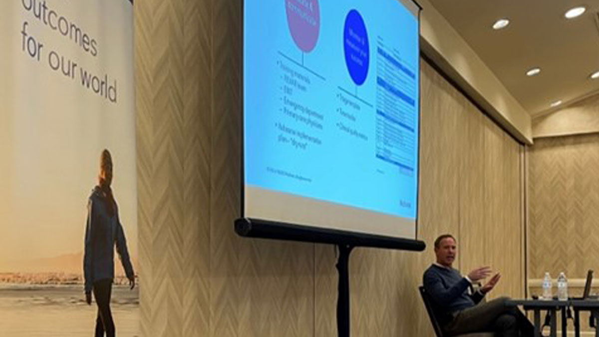 MDTVascular's tweet photo. Thank you to our esteemed faculty, Dr. Afifi, Dr. Arko @farkomd, and Dr. Pineda, for a successful REVAR course! Physicians shared their approach to treating #REVAR with real-world examples. You're invested. So are we. More events: https://t.co/pHT6CYQBxO https://t.co/FwqnUwYGTn