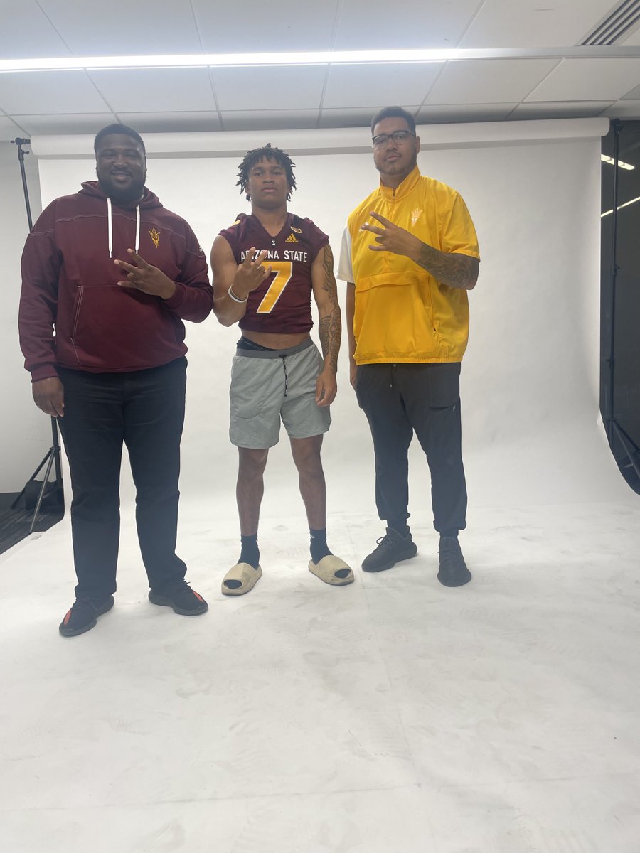 Great day ⁦<a href="/ASUFootball/">Sun Devil Football</a>!!💛⁦⁦<a href="/DevontayTaylor/">Devontay Love-Taylor</a>⁩ ⁦<a href="/IWSunDevils/">Isaiah “Zek’’Williams</a>⁩ ⁦<a href="/Youngbullz22/">#YoungBullz Training & Recruitment</a>⁩