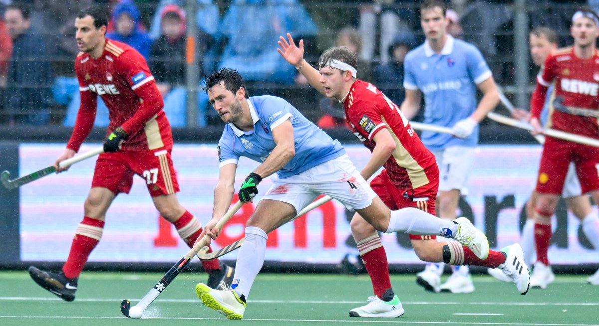 .<a href="/ArthurVDoren/">Arthur Van Doren</a> à nouveau sur le toit de l’Europe : hockeybelgium.lesoir.be/messieurs/ehl/… #Hockeybe #EHL2023
