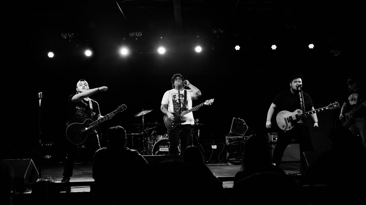 Color_Me_Amused's tweet photo. What’s up Wrigleyville!

We’re playing Underground Lounge THIS Friday with our friends Nowhere Days &amp; The Larvettes! 
Doors open @ 8pm!
Show starts @ 9pm!

Hope to see you all there! https://t.co/AvoSAhU9kQ