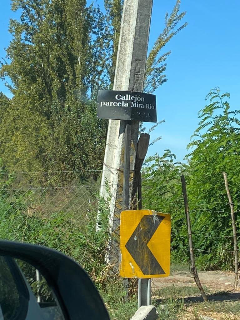 bocetolimitada's tweet photo. Saludos! Necesitamos algún contacto que tenga gente periodista en la TV porque estos patrones de fundo llegan y cierran los accesos al río aquí en #Teno, necesitamos algún periodista que pueda hacer pública esta información.
@TVN @meganoticiascl @canal13 @CHVNoticias #curico https://t.co/KNLSsqEoMT