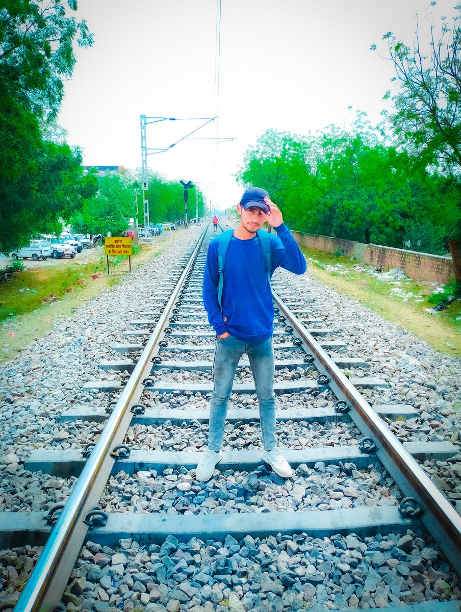 SiddhMhendra's tweet photo. 😏 https://t.co/LJwIMHKEej