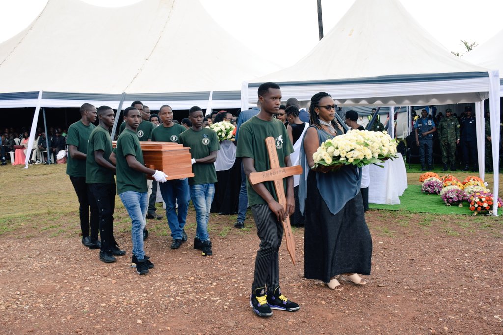 AMadjid46's tweet photo. #Kwibuka29
#KwibukaTwiyubaka
None kuwa 10.04.2023, Ku Urwibutso rwa Jenoside yakorewe Abatutsi rwa Rusiga, #Rulindo, twibutse ku nshuro ya 29 Jenoside yakorewe Abatutsi tunashyingura mu cyubahiro umubiri wabonetse. #ShyorongiSector.
#GenocideNeverAgain π
@KwibukaRwanda https://t.co/eOsLsgylP7