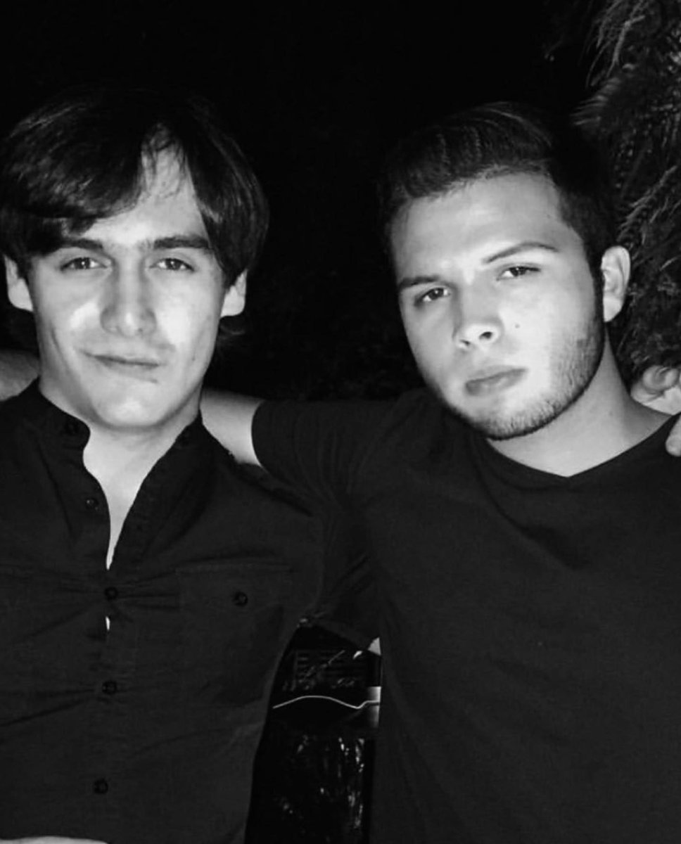 Las personas que se han ido viven en nuestro corazón y los mantenemos vivos a través de las acciones que honran su memoria. Siento una tristeza profunda, jamás imaginé algo así. Nos faltó mucho tiempo, muchas canciones por componer....