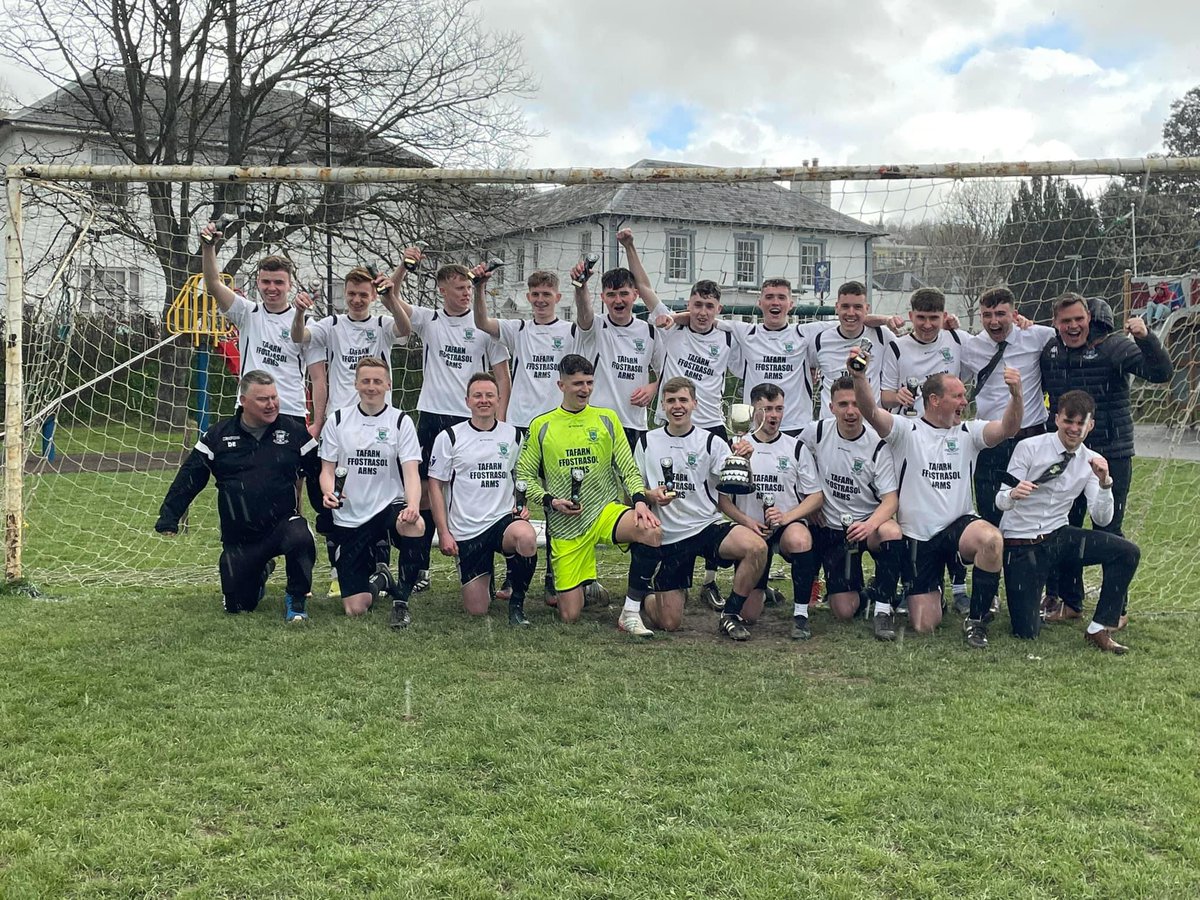 FfostrasolAFC's tweet photo. WE’VE DONE IT🔥⚽️

League Cup yn dod adre leni eto🔥🤝👊🏻 https://t.co/Xvd6QZfI6z