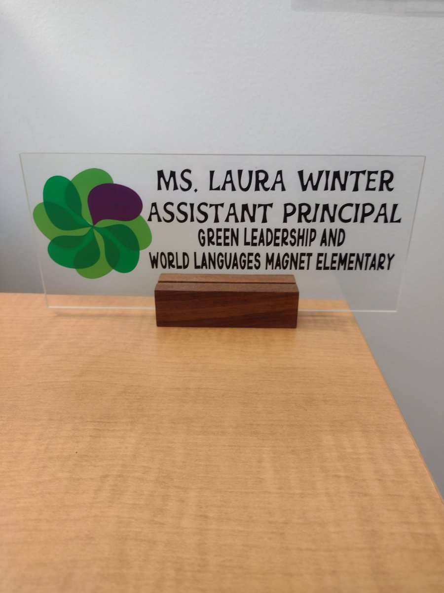 Laura Winter tweet media