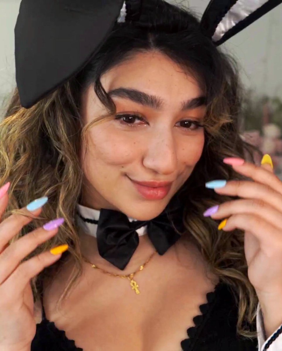 alphaleedah💕 on Twitter: "bunny hoppin on your feed 🐇"