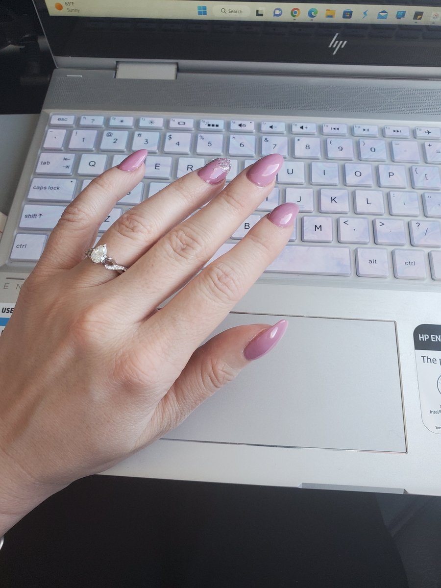 ALaModeWC's tweet image. Thinking about Elle Woods while doing a pink manicure for spring!

#manicuremonday #nails #pinknails