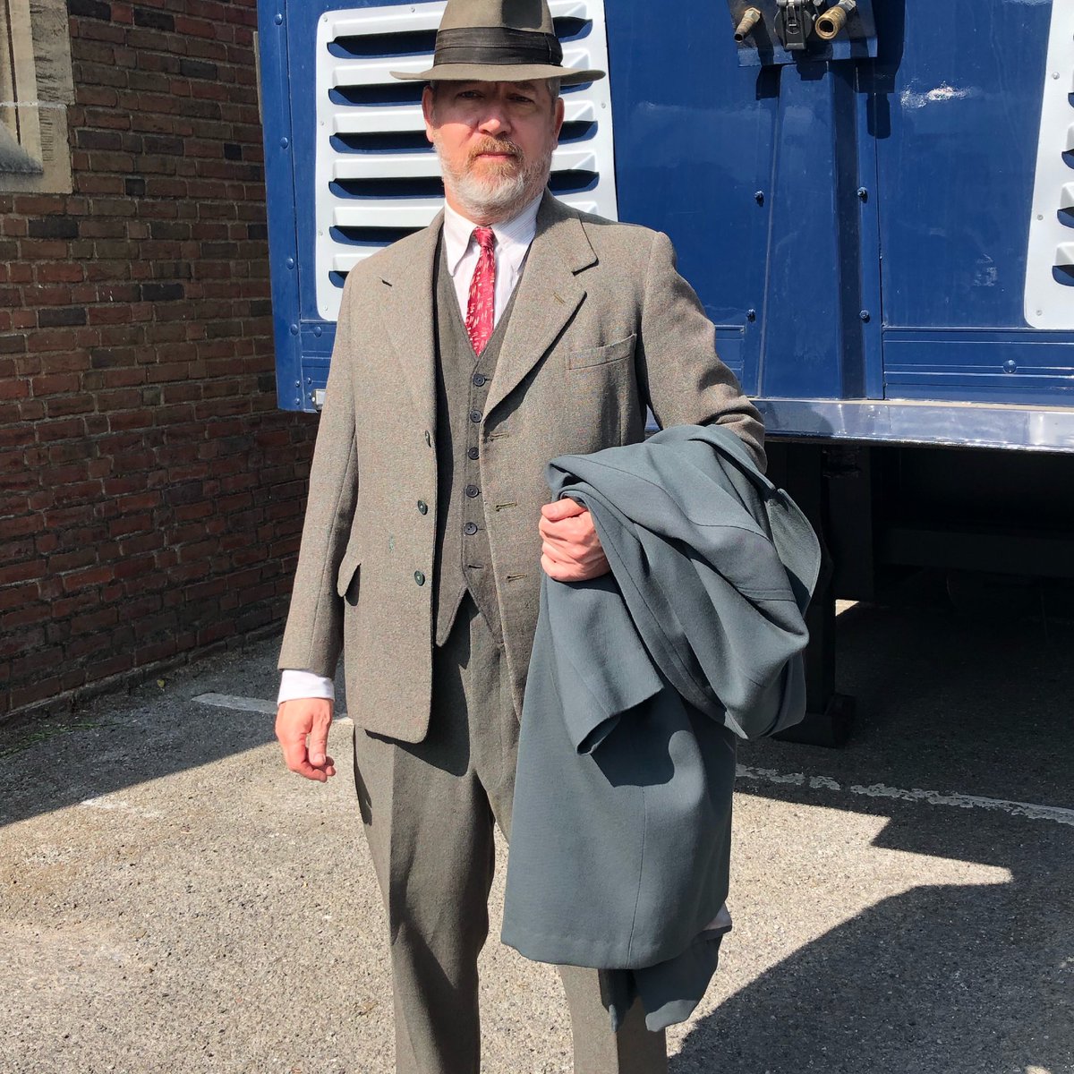 Really enjoyed finally being able to watch #WhyDidntTheyAskEvans with the lovely @PoulterWill
I had the best time on set but certainly won’t miss the hot itchy tweed! #AgathaChristie