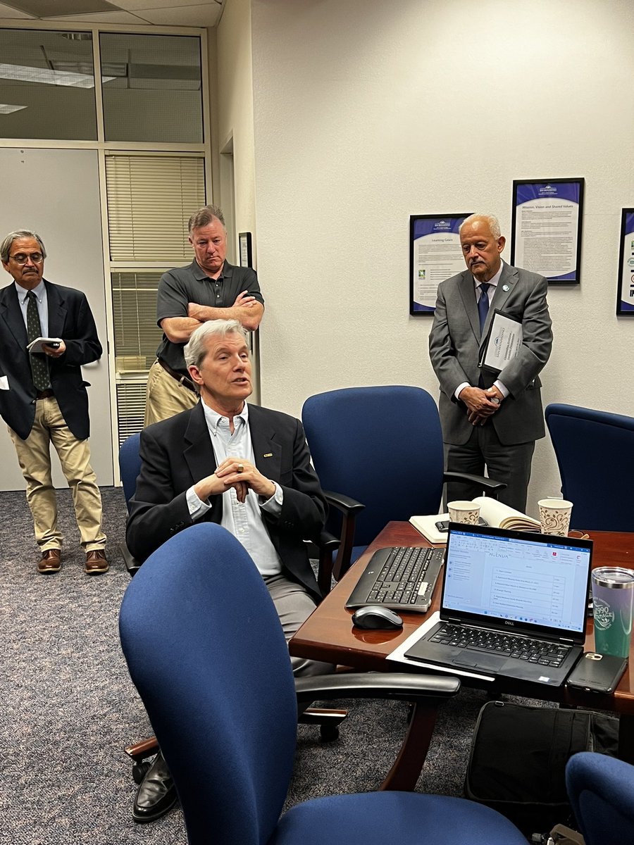 CSUSBNews's tweet photo. “His generosity, dedication and versatility epitomize the excellence and range toward which our entire faculty strive. It is an honor to announce Monty Van Wart as this year’s winner of the Outstanding Professor Award.”
#WeDefineTheFuture #CSUSBResearch https://t.co/4xKaxpVh6w