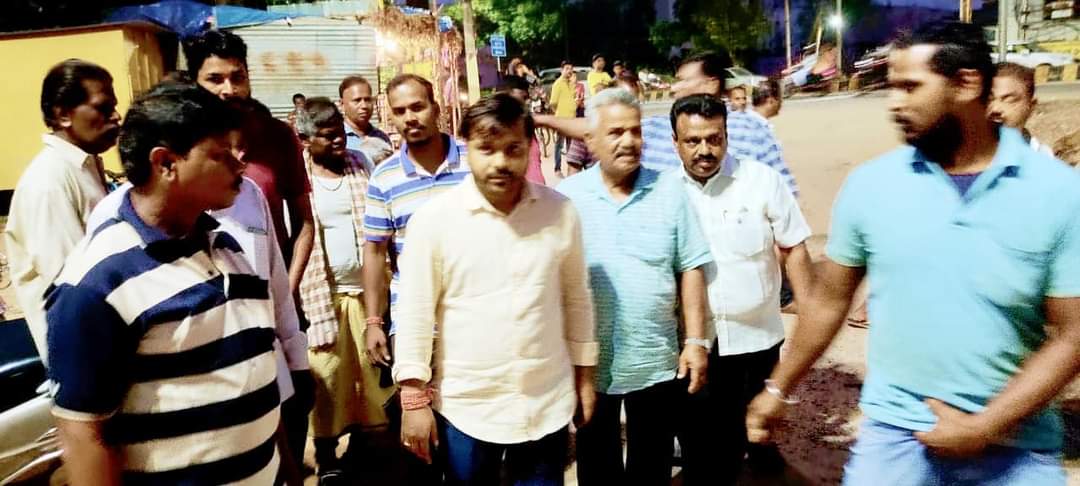 BiswalSouvic's tweet photo. କର୍ମକର୍ତ୍ତା ମାନଙ୍କୁ ଆନ୍ତରିକ ଶୁଭେଚ୍ଛା ଜଣାଇବା ସହ ଅଶେଷ ଧନ୍ୟବାଦ୍ ଜ୍ଞାପନ କରୁଛି।🙏
#ପ୍ରଗତି_ପଥରେ_କଟକ_ମହାନଗର 💐 #ChoudwarCuttack
#DevelopmentWorksInCuttack 👏 #MUKTA https://t.co/rEBHrO3U7t