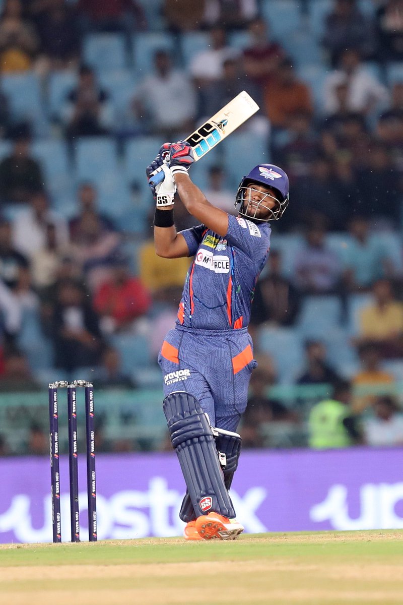rashidkpr's tweet photo. @nicholas_47 🔥

#RCBvLSG #IPL2023 https://t.co/cjOZJPOqQW