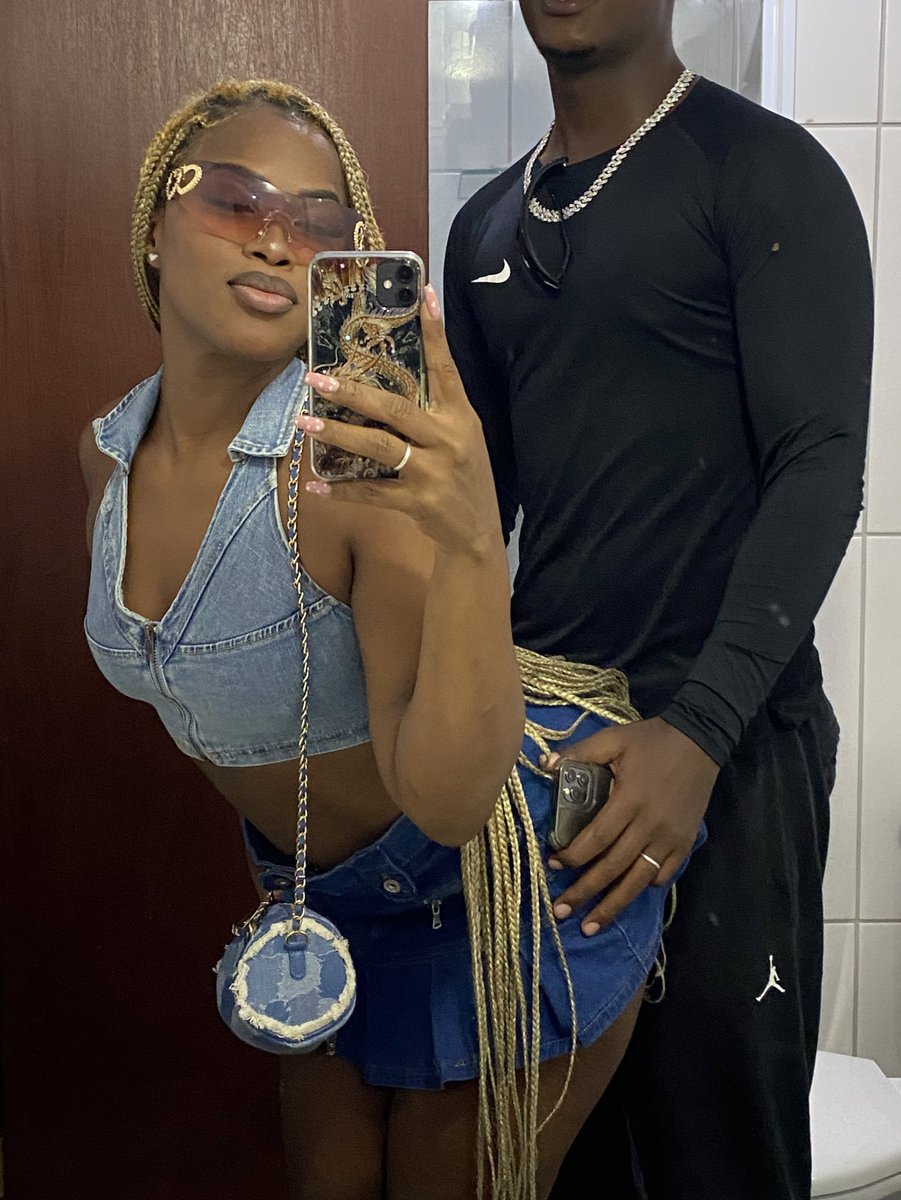 afrolaai's tweet photo. rt uma foto com teu amor 🫠 https://t.co/b6vaMAkJEF
