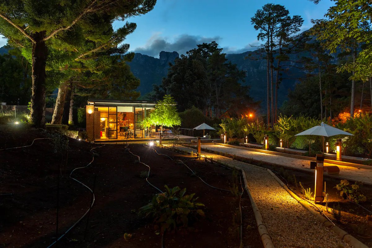 hadestays's tweet photo. This Magical Glass House in Cape Town, Western Cape, South Africa will cost you $211/night.
Link: https://t.co/N0Yqa1qg6T
#HadeHomes #Travel #Africa #India #vacationmode https://t.co/JC4XSYiEfU
