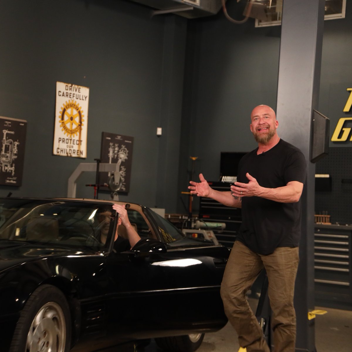 Two Guys Garage tweet media