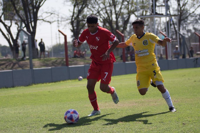 Duro transpié de la reserva de Independiente, cayó goleado por Central en Dominico (Video) FtXuflMXwAEQVPt?format=jpg&name=small