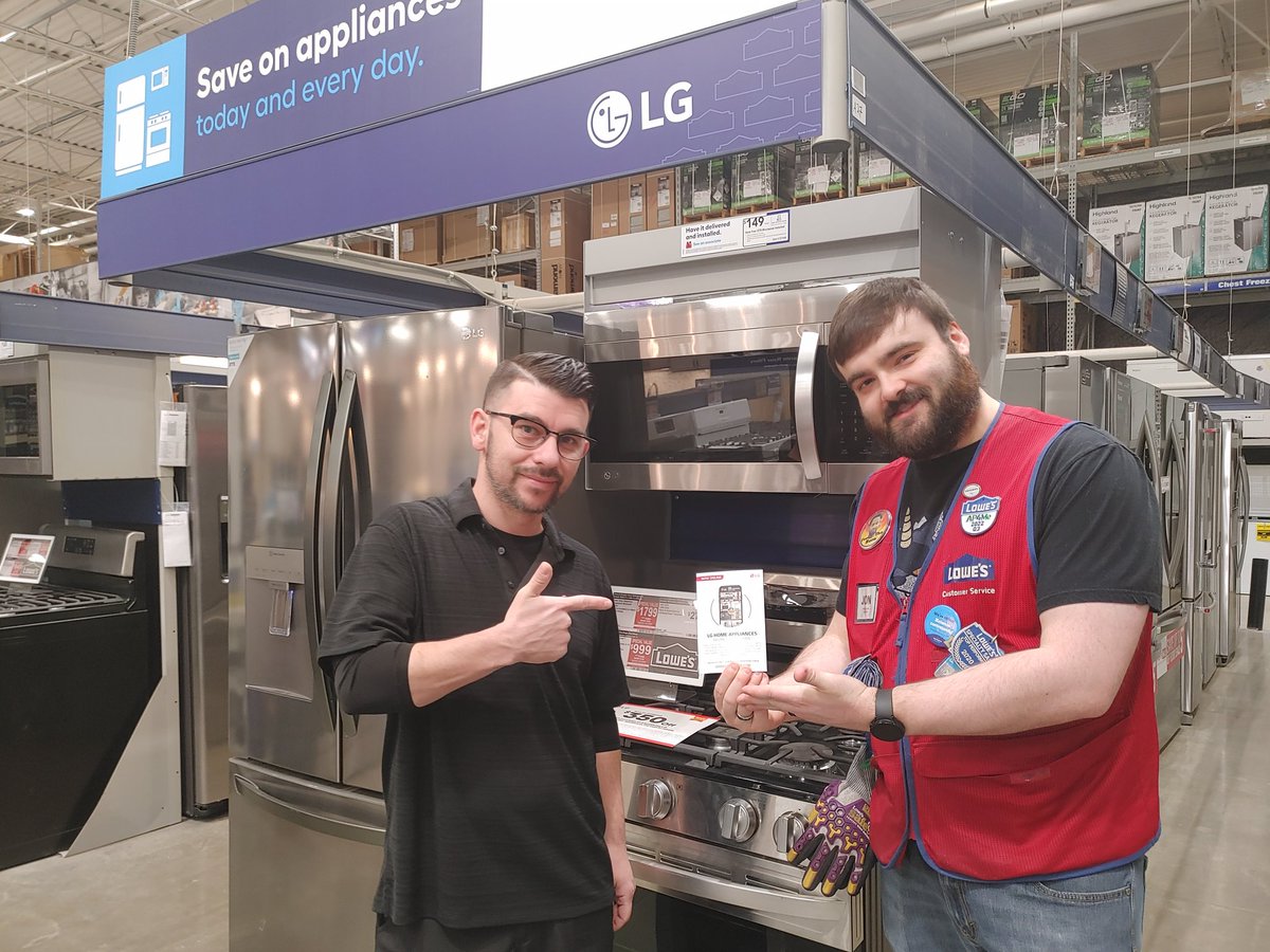 LGDonna1's tweet photo. A special thanks @LOWES Southgate, MI for allowing me to be a part of your day. #LGUS #LGFam #LGSTUDIO @LGUS @LGJKhalaf @LGVerlinMoore https://t.co/9SPUR4Zyl6