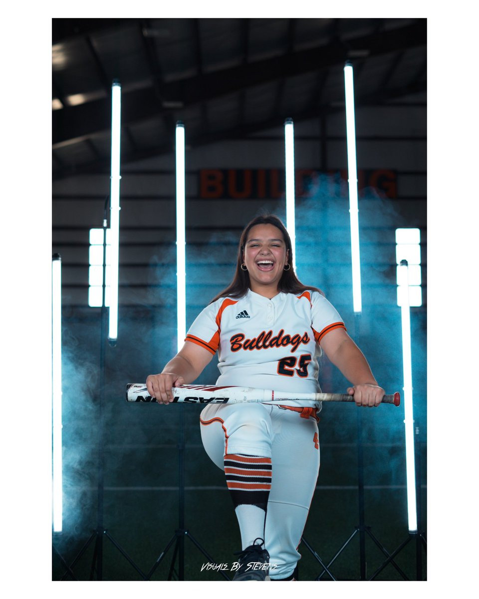 VisualByStevens's tweet photo. 23’ Orange Grove Softball Seniors 🥎 
•
•
•
Book with me for your Senior Portraits 📸 https://t.co/zn6HSPbxMd