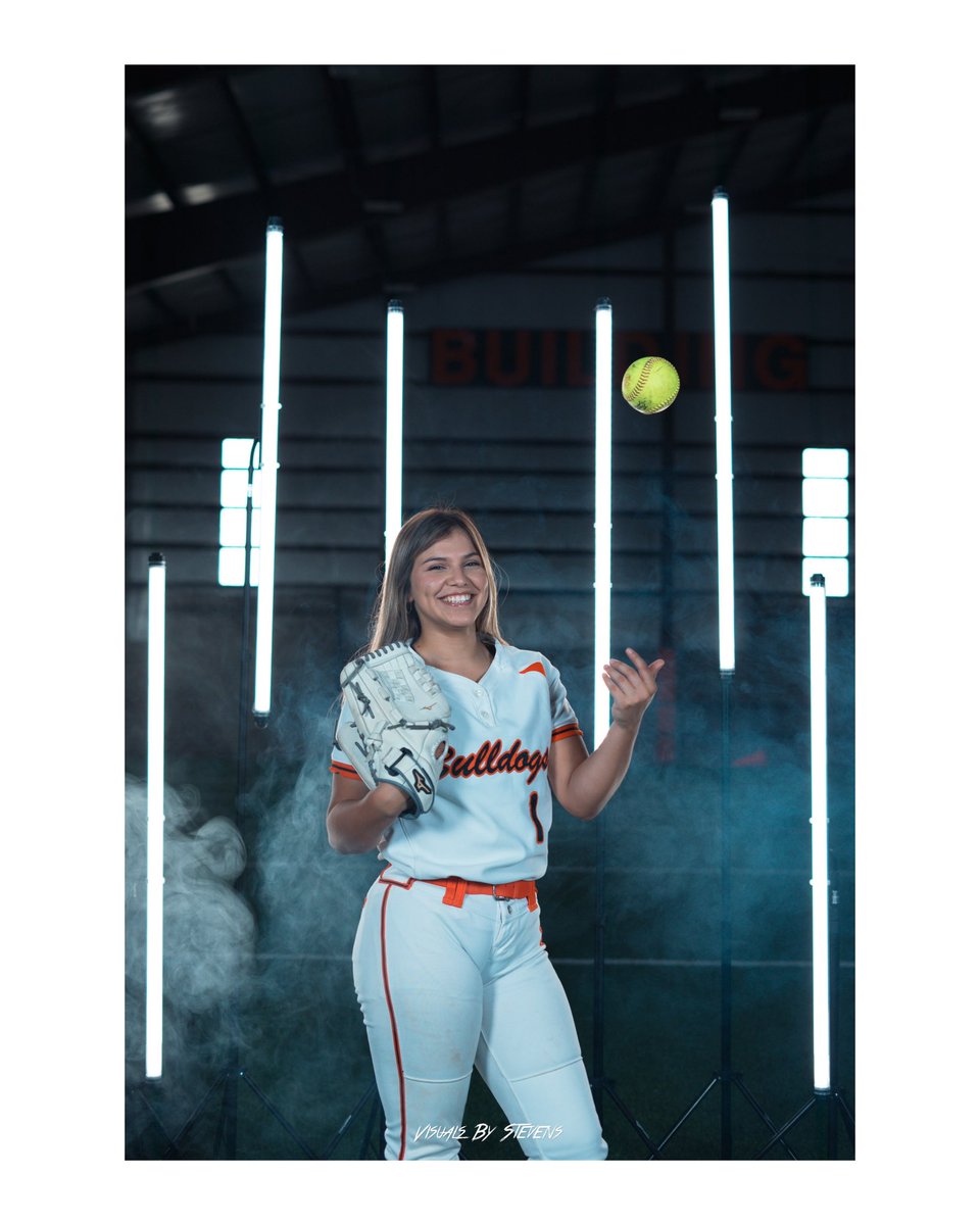 VisualByStevens's tweet photo. 23’ Orange Grove Softball Seniors 🥎 
•
•
•
Book with me for your Senior Portraits 📸 https://t.co/zn6HSPbxMd