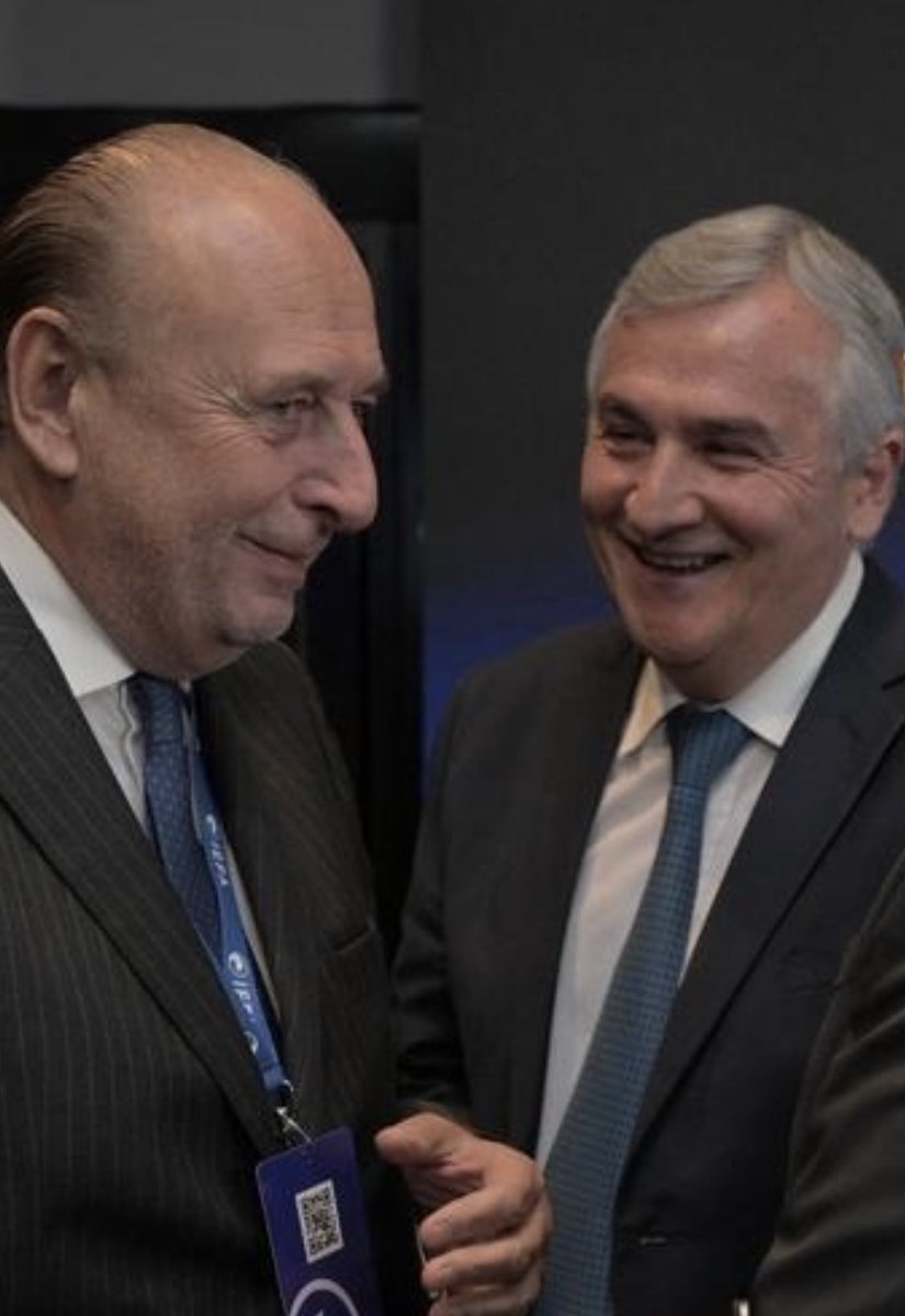 Beatrice_Tonuch's tweet photo. Estos #Rosqueros qué se juntan entre #GallosYMedianoche
Junto a los #Monzó #Lousteau #Vila #Nosiglia y otros #MonjesOscuros Son los #EternosVividores de #Argentina
#LarretaNoVasASerPresidente
@horaciorlarreta @GugaLusto 🤬 https://t.co/VpN0c7UZn4
