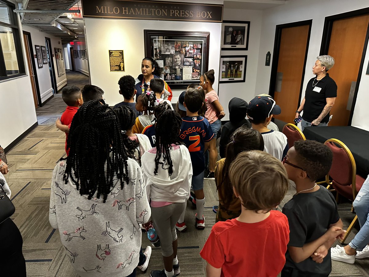 MrsVanderTuig's tweet photo. We had the best time on our field trip to the @astros stadium! 💛🧡💙 Can you believe the grass costs 1 million dollars?!? ⚾️ https://t.co/TVB8xVLhfE