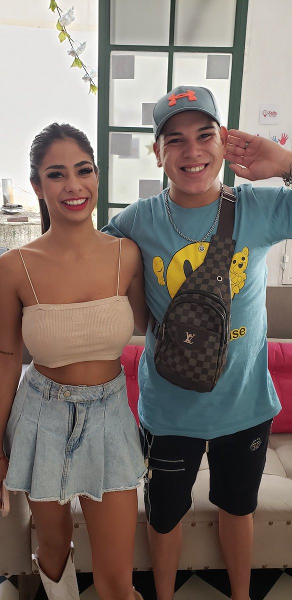 NoritaCarreon's tweet photo. Pestañela y Thiago en la radio.
Estuvieron de visita en Salta y les hicimos una linda nota. 
Re buena onda los chicos de #GranHermano2023

Primicia... Pronto regresan con más hermanitos a Salta! 
#GH22
#pestañela
#DanielaCelisGH
#thiagoGh https://t.co/mU5LvDdHdB