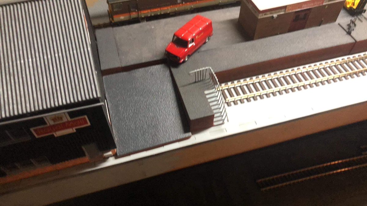 CreweJunction's tweet photo. Eventually will all be wired up along with point motors , lights , DCC and potentially magnetic uncouplers (the red and black wires are all for the track at the moment with soon to be the point motors CDU and frog switches) https://t.co/27adRTTu0a