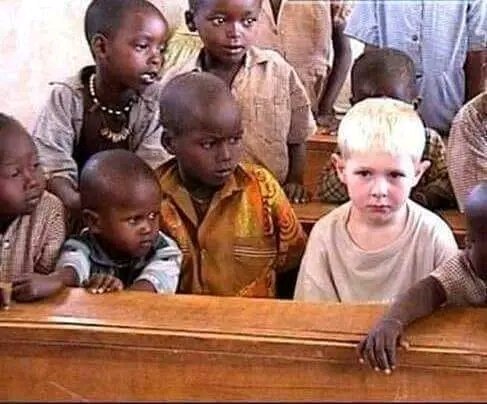 ThonbanS's tweet photo. No lessons until his moved out https://t.co/wDsdv67qmJ