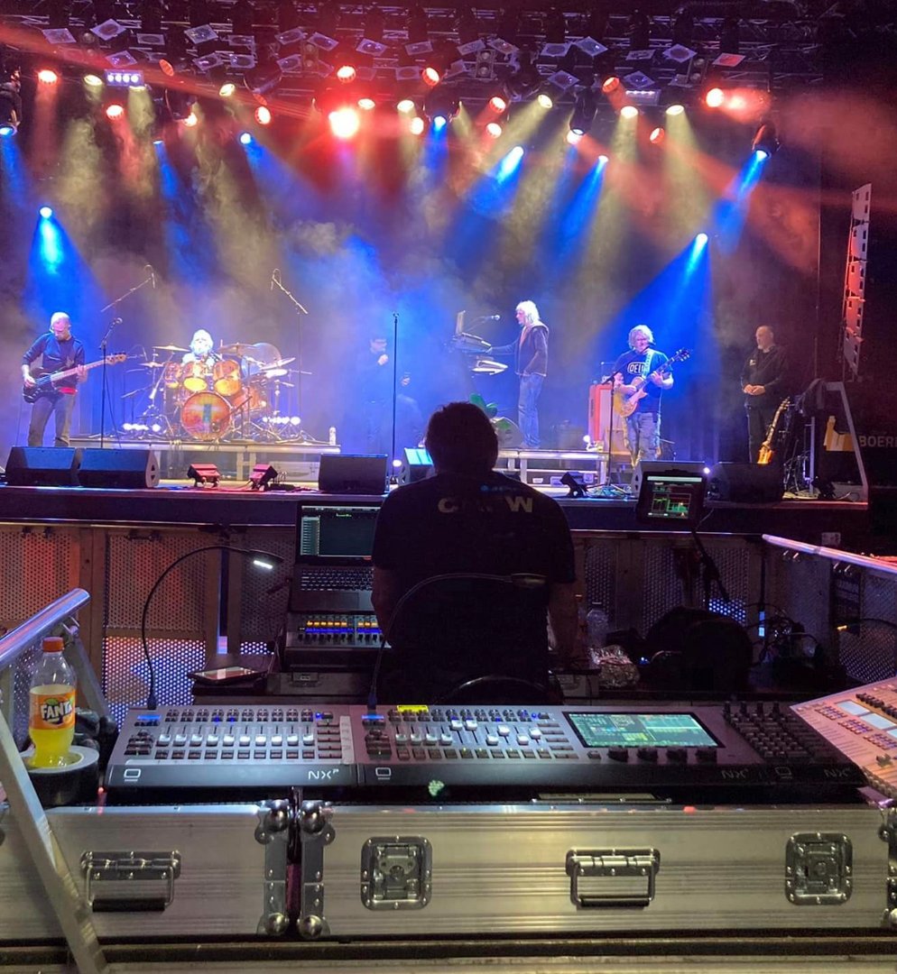 ControlObsidian's tweet image. @alecmorris showing his &quot;first time out with full NX1 set up at Poppodium Boerderij in Zoetermeer, NL with Mick Pointer Band 40th anniversary of a Jester&apos;s Tear.&quot;

#obsidiancontrol #obsidiancontrolsystem #repost