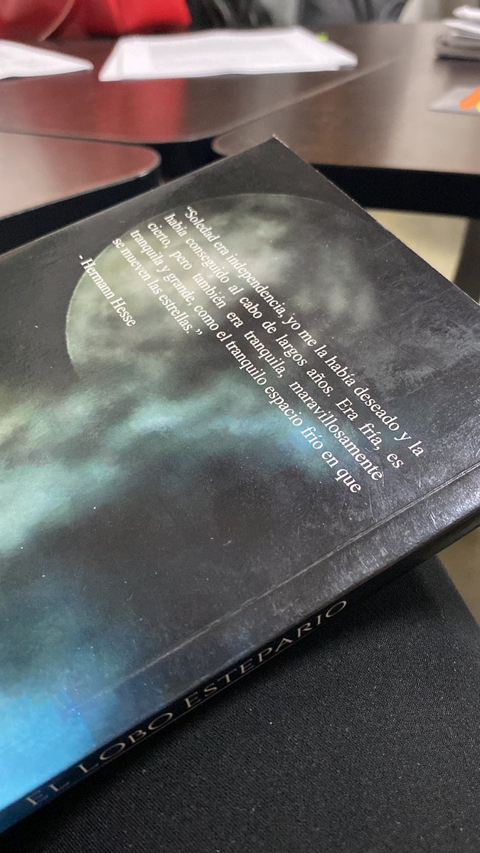 daflove8's tweet photo. Cada libro es un mundo nuevo. https://t.co/D5GH11C1Yt