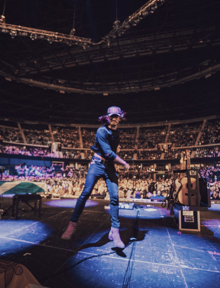 Running to the merch sale like... check it out here - 
store.warnermusic.com/en/warner-musi…
