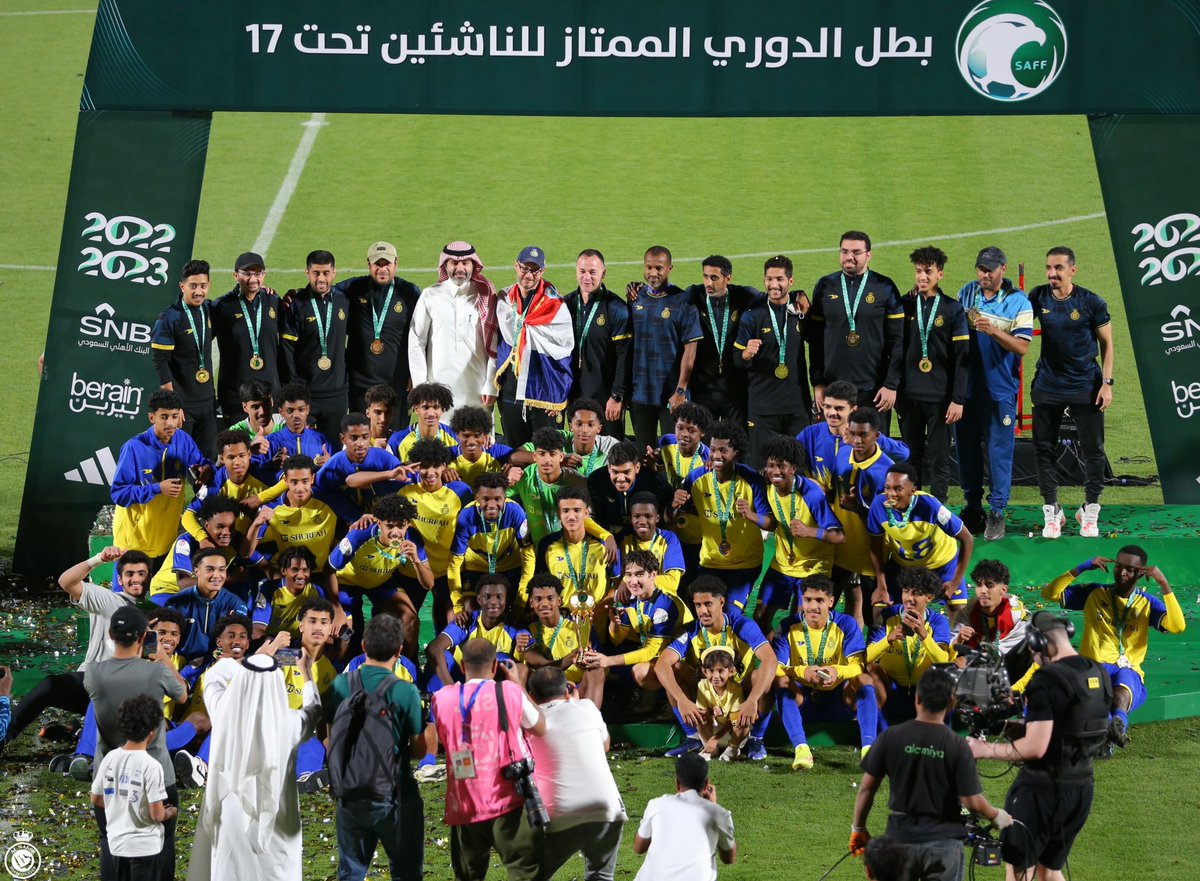 يستاهـل الكاس من شااله 💛🤩
#ناشئين_النصر_ابطال_الدوري