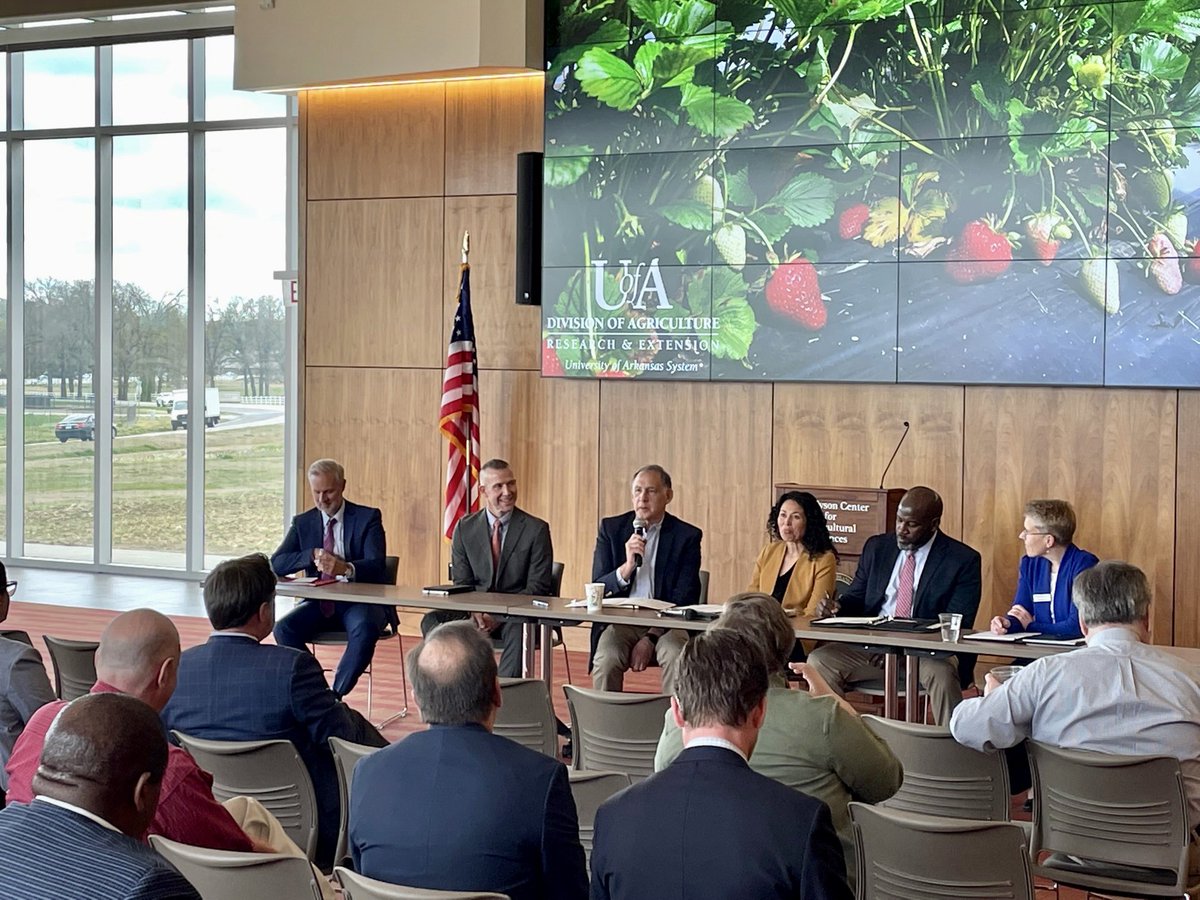 JohnBoozman's tweet image. Investing in rural America, which makes such important contributions to countless communities and our economy, is something I’m always pushing for more of. Today I was pleased to host @usdaRD Under Secretary Torres Small and others for a roundtable in Fayetteville on just that.