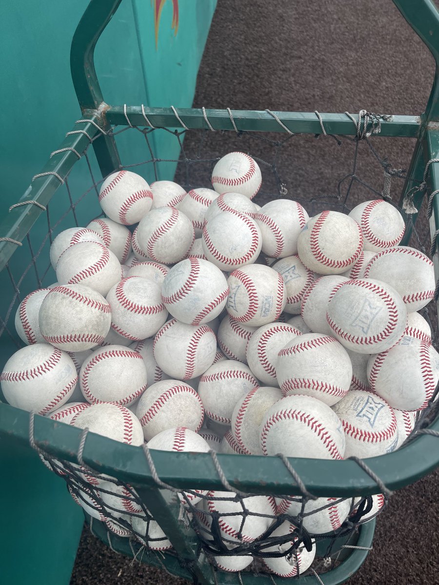 Texas at Texas State—6PM CT first pitch. @zonk0006 joins me for the call, heard in Austin on ⁦@TheHornATX⁩ 104.9 FM; also available online at texassports.com.