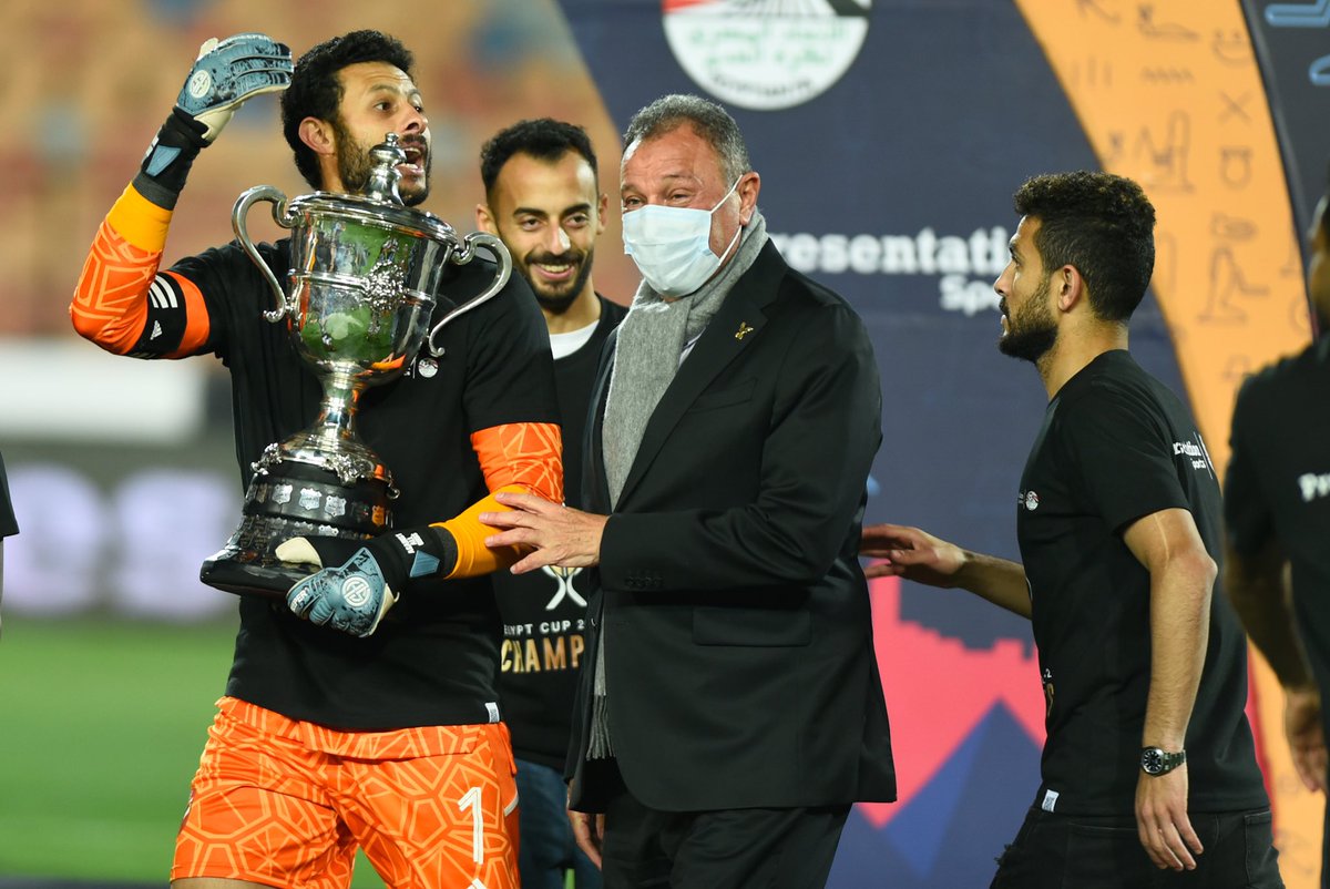 AlAhly's tweet photo. 📍هنا الأهلي 🦅
الأكثر تتويجًا ببطولة كأس مصر 38 لقب.🔝💪
#يلا_يا_أهلي https://t.co/6XidxAOjvY