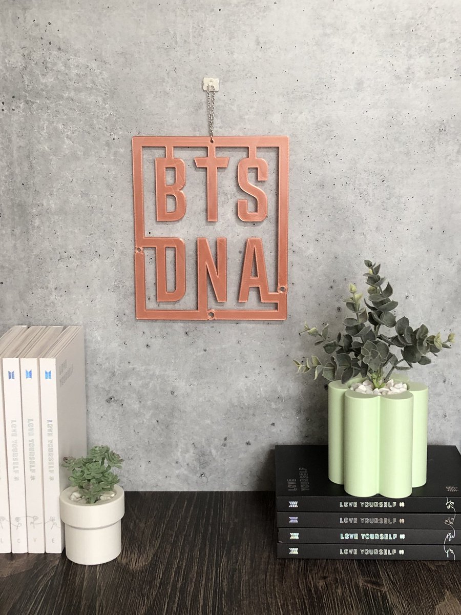 capsulecorpinno's tweet photo. BTS DNA Wall Decor! 🔥

New Color Options: Silver, Rose Gold &amp; Gold https://t.co/YJ1YqQcxh2