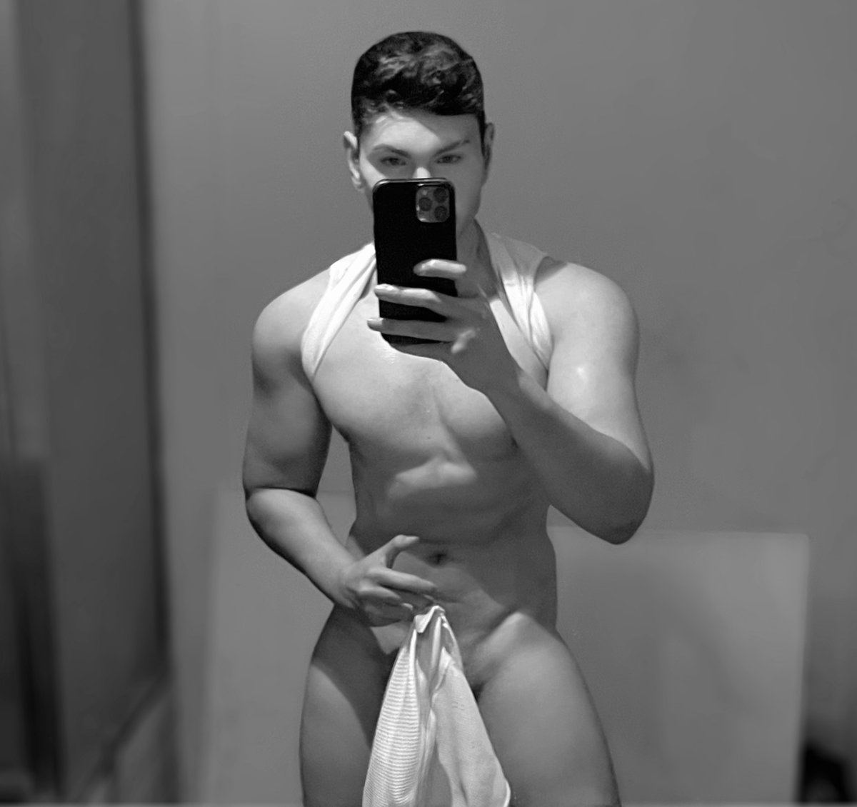 Dean_Shock1's tweet photo. DRIVEN✨
#deanshock #fit #fitartist #fitness #arms #legs #chest #abs #twitterfit #twitterfitboys #selfie #blackandwhitephoto #blackandwhiteselfie #lyft #bodybuilder #bodybuilding #malefigure https://t.co/pPP3RAKZdE