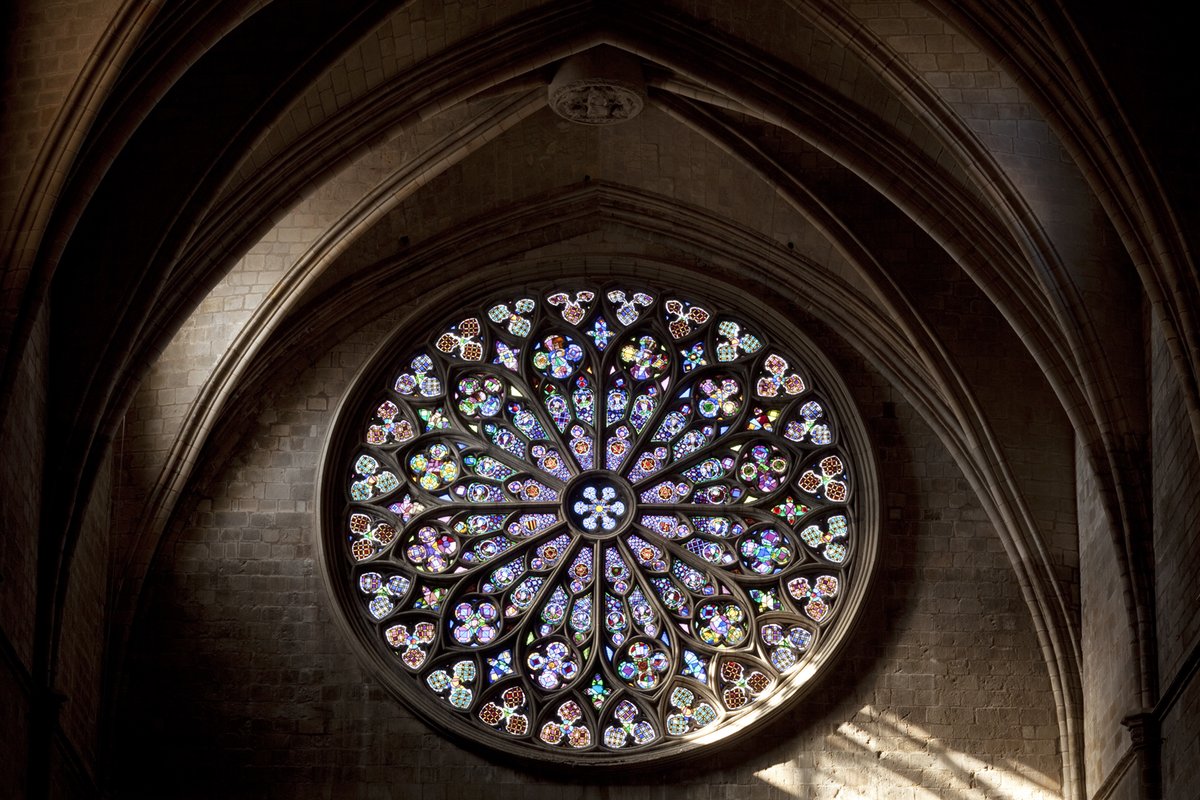 MuseudelPi's tweet photo. Avui hem d'informar d'un gran descobriment en relació a la famosa rosassa de Santa Maria del Pi. Obra del segle XIV destruïda l'any 1936 i reconstruïda per Josep Maria Jujol entre els anys 1941 i 1942... https://t.co/BUisT44ba6