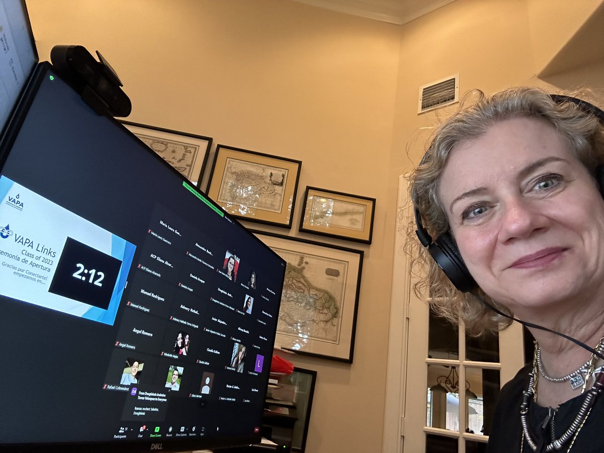 At 2 minutes to start the Opening Ceremony of the VAPA 2023 cohort. Venezuelans around the globe mentor and provide lectures for Venezuelan students. I am one of the lecturers and look forward to see how this new VAPA activity evolves. Hoooooray! #Venezuela <a href="/VivaLaUCV/">Viva la UCV</a> <a href="/geousb/">Ciencias de la Tierra USB Earth Sciences</a> 🌎