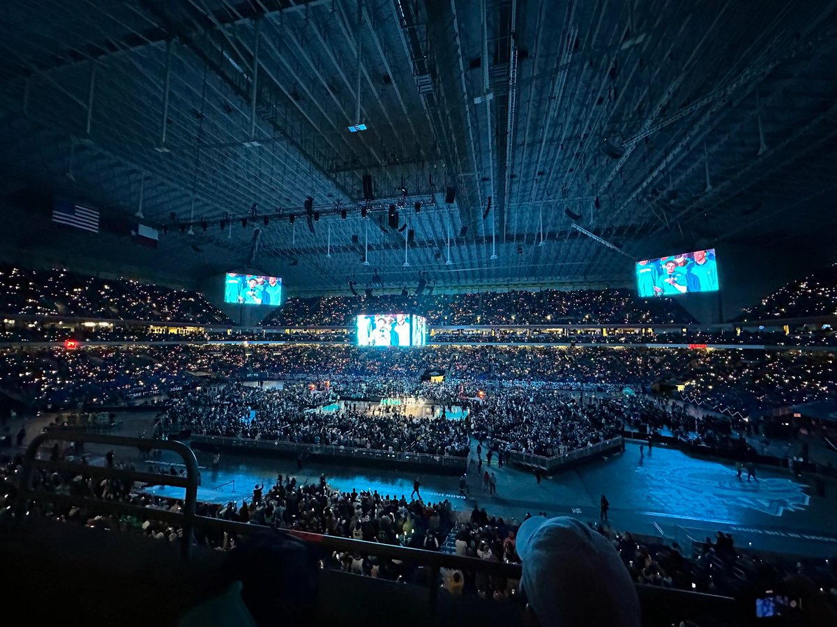 LegionHoops's tweet photo. The NBA set an all-time record for total attendance and sellouts this season 👀

- 22,234,502 total fans
- 791 sellouts

Arenas were packed at 97% capacity this season, the highest mark in history. https://t.co/x8vQtPQrN4